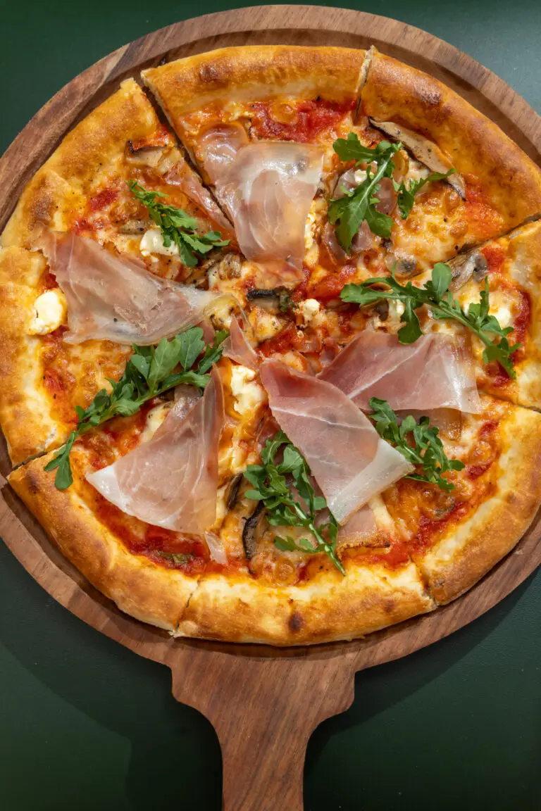 Prosciutto Crudo Pizza served at bizou cafe & grill, alagesan road, saibaba colony, coimbatore